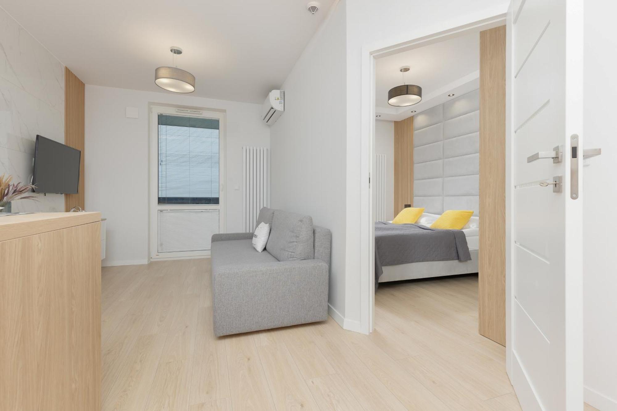 Modern Apartment With Balcony Near Aleje Jerozolimskie By Noclegi Renters Varsóvia Exterior foto